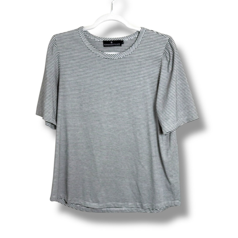 Pomander Place Gray Stripe Tee Size Large